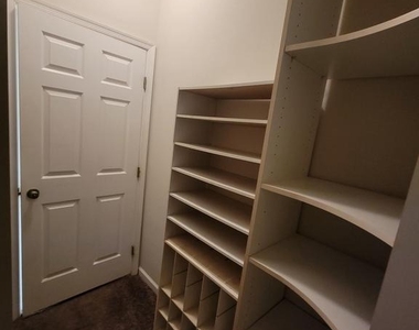 8702 Castlerock Court - Photo Thumbnail 33