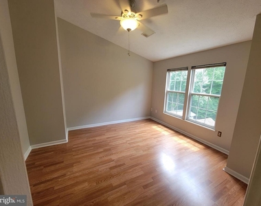 8702 Castlerock Court - Photo Thumbnail 29