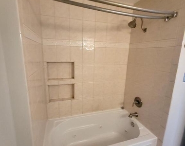 8702 Castlerock Court - Photo Thumbnail 42