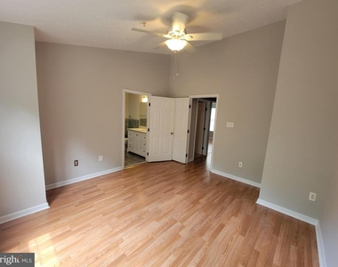 8702 Castlerock Court - Photo Thumbnail 27