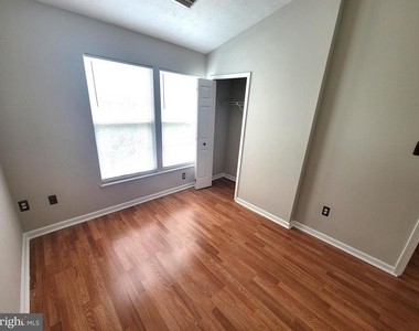 8702 Castlerock Court - Photo Thumbnail 46