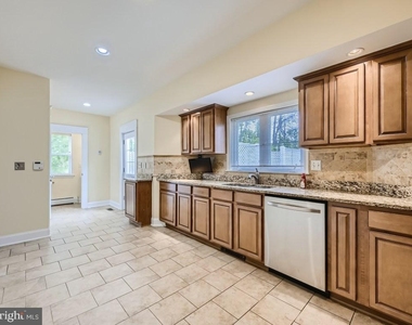 3201 E Joppa Road - Photo Thumbnail 11