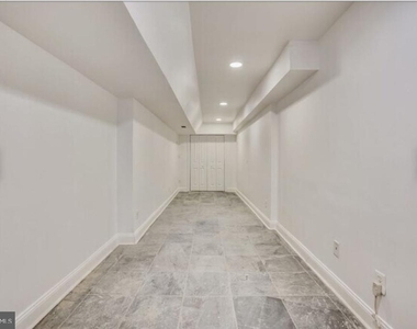 111 E Cross Street - Photo Thumbnail 21