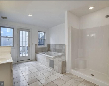 111 E Cross Street - Photo Thumbnail 16