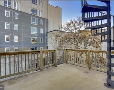111 E Cross Street - Photo Thumbnail 22