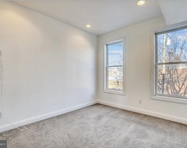 111 E Cross Street - Photo Thumbnail 15