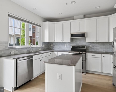 89 Southgate Avenue - Photo Thumbnail 11