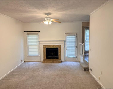 6794 Saint Julian Way - Photo Thumbnail 5