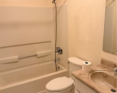 6794 Saint Julian Way - Photo Thumbnail 10