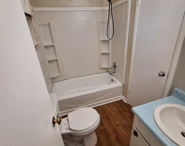 3766 Colonial Cove - Photo Thumbnail 5