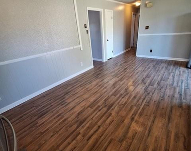 3766 Colonial Cove - Photo Thumbnail 3