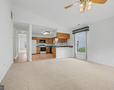 795 Eastern Point Road - Photo Thumbnail 7