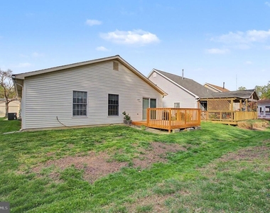 795 Eastern Point Road - Photo Thumbnail 17