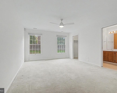 795 Eastern Point Road - Photo Thumbnail 8