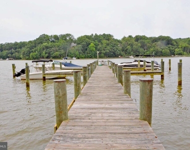 795 Eastern Point Road - Photo Thumbnail 34