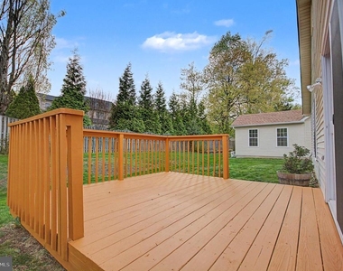 795 Eastern Point Road - Photo Thumbnail 15