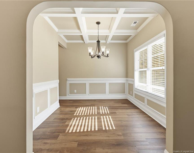 206 Leland Lane - Photo Thumbnail 5