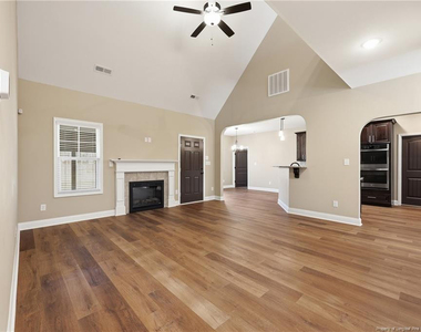 206 Leland Lane - Photo Thumbnail 9