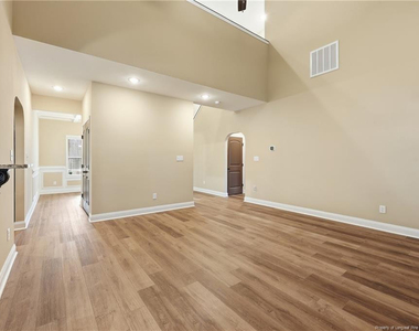 206 Leland Lane - Photo Thumbnail 11