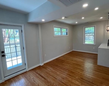327 Whittier Street Nw - Photo Thumbnail 20