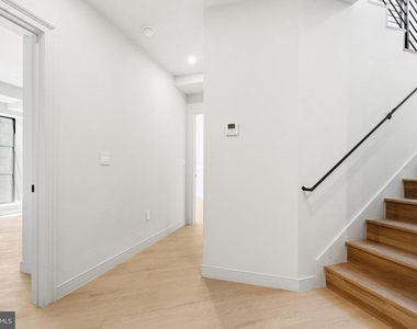2121 Ward Place Nw - Photo Thumbnail 8