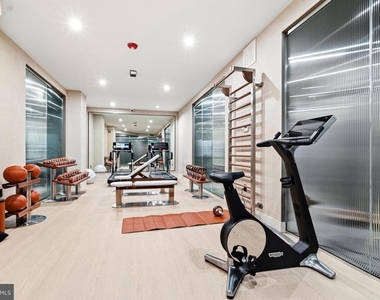 2121 Ward Place Nw - Photo Thumbnail 14