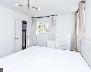 1386 Bryant Street Ne - Photo Thumbnail 27