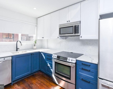1386 Bryant Street Ne - Photo Thumbnail 4