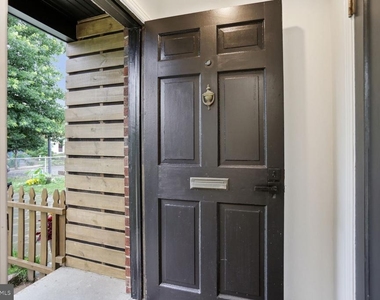 323 34th Street Ne - Photo Thumbnail 2