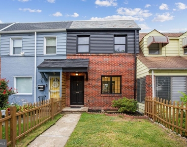 323 34th Street Ne - Photo Thumbnail 27
