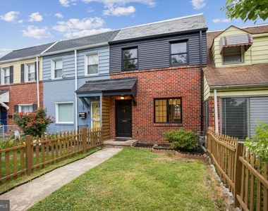 323 34th Street Ne - Photo Thumbnail 1