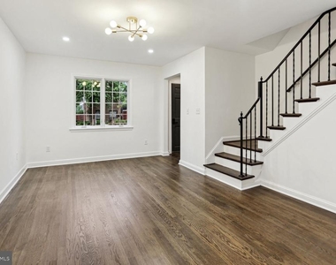 323 34th Street Ne - Photo Thumbnail 4