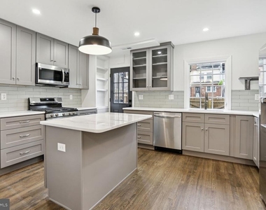 323 34th Street Ne - Photo Thumbnail 5