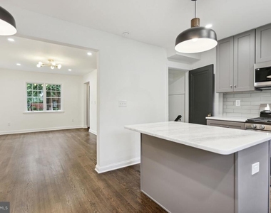 323 34th Street Ne - Photo Thumbnail 7