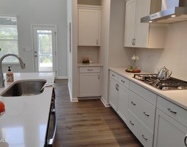 1124 Bell Heather Road - Photo Thumbnail 10