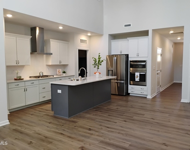 1124 Bell Heather Road - Photo Thumbnail 5