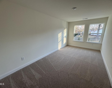 460 La Maison Avenue - Photo Thumbnail 8