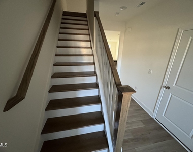 460 La Maison Avenue - Photo Thumbnail 4