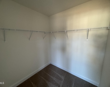 460 La Maison Avenue - Photo Thumbnail 6