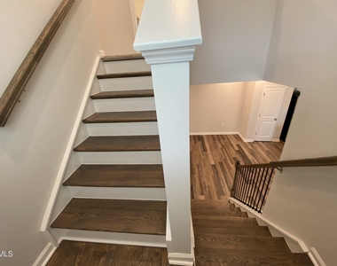 437 Hazy Hills Lane - Photo Thumbnail 17