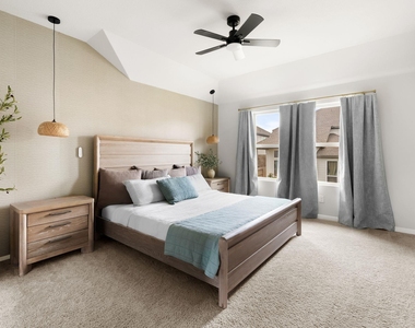 217 Mccrae Dr - Photo Thumbnail 5