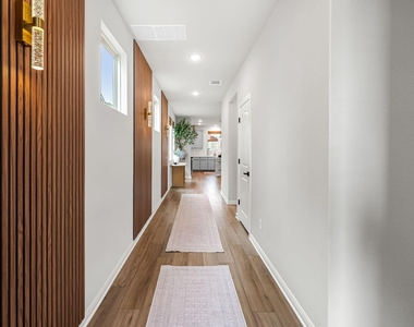217 Mccrae Dr - Photo Thumbnail 7