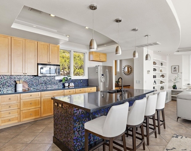 14020 Lakeview Dr - Photo Thumbnail 6