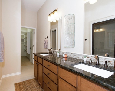 224 Adams St - Photo Thumbnail 5