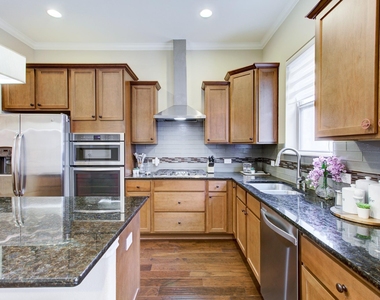 224 Adams St - Photo Thumbnail 2