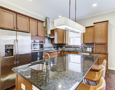 224 Adams St - Photo Thumbnail 16