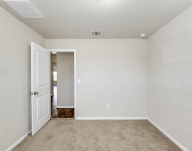 5800 Montrelia Dr - Photo Thumbnail 11