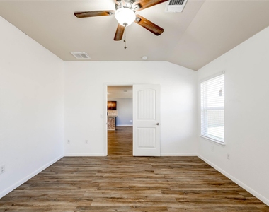 5800 Montrelia Dr - Photo Thumbnail 16