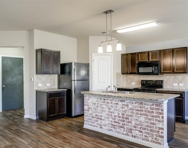5800 Montrelia Dr - Photo Thumbnail 4