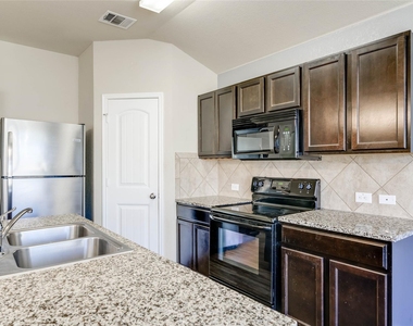 5800 Montrelia Dr - Photo Thumbnail 6